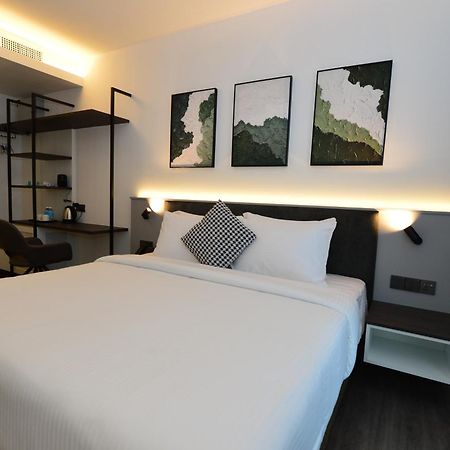 Rume Hotel Kuching Exteriör bild