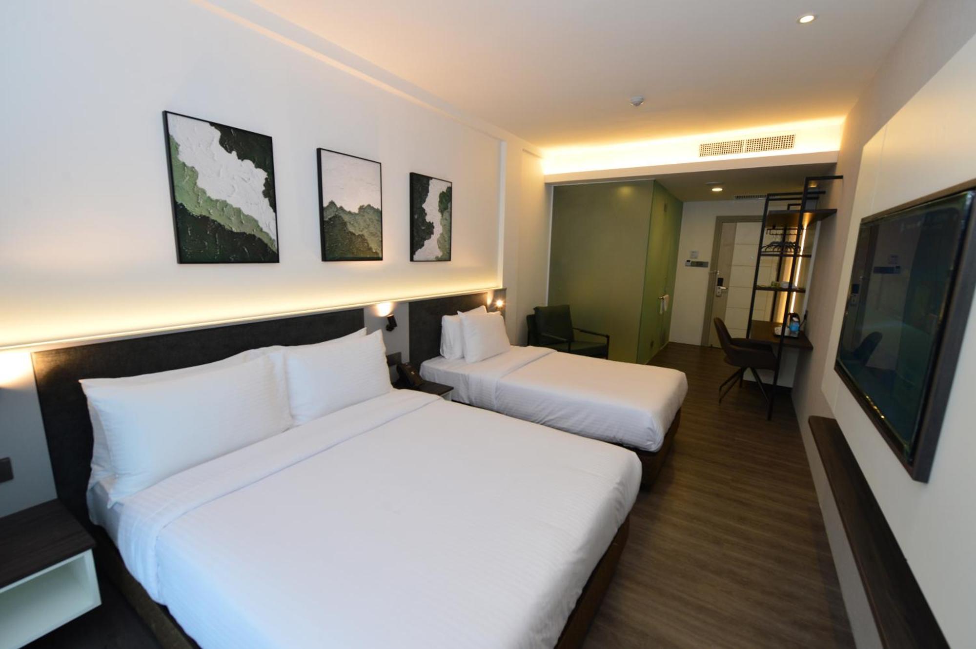 Rume Hotel Kuching Exteriör bild