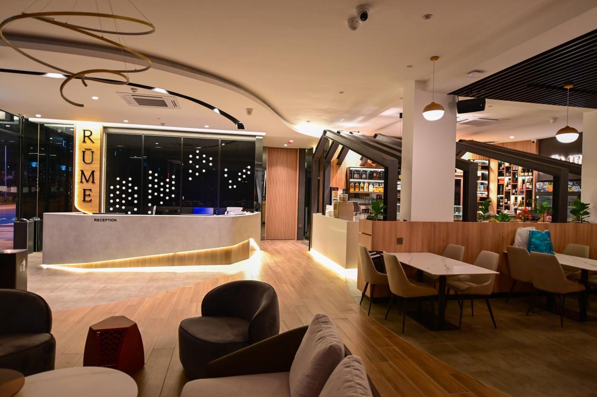 Rume Hotel Kuching Exteriör bild